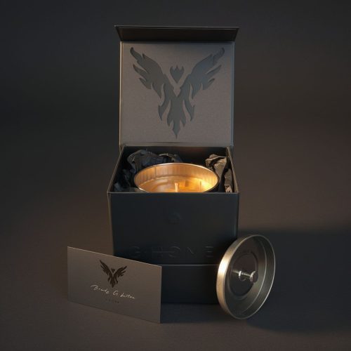 Coffret bougie artisanale pour homme G-HOME ouvert avec bougie Pages Noires, packaging noir premium et carte incluse